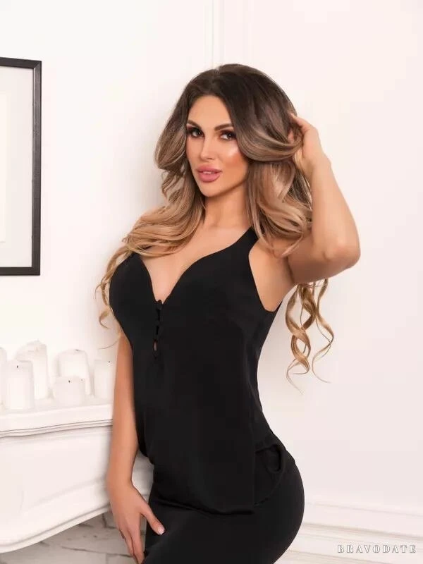 Oksana Profile image 1