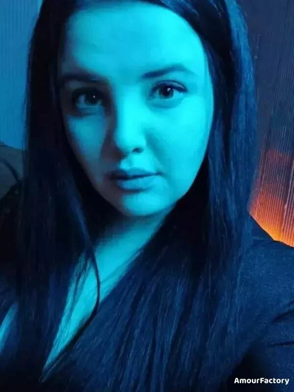 Elina Profile image 2