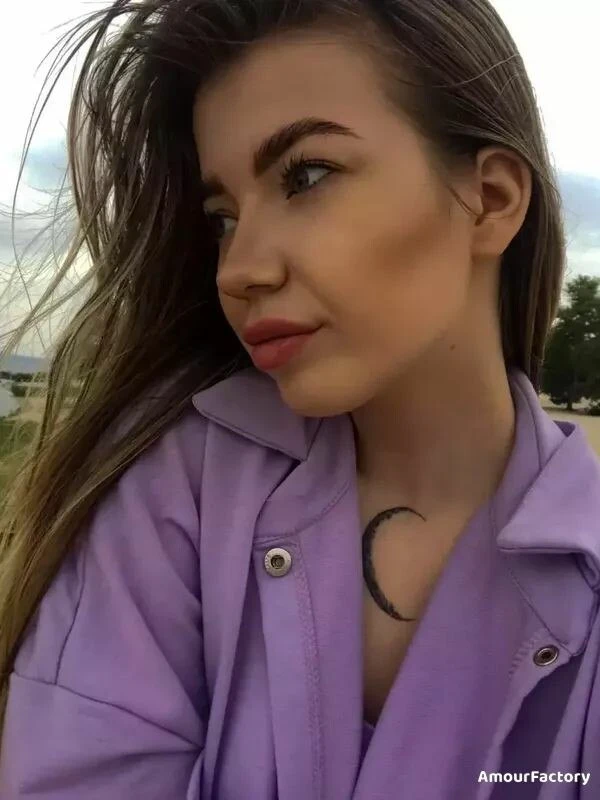 Alina Profile image 4