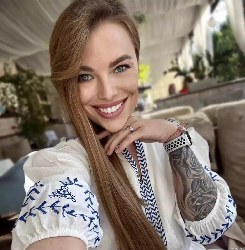 Elena Profile image 1