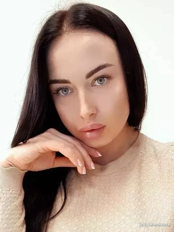 Yelyzaveta Profile image 4