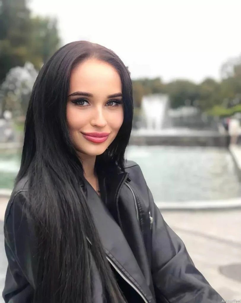 Julia Profile image 2