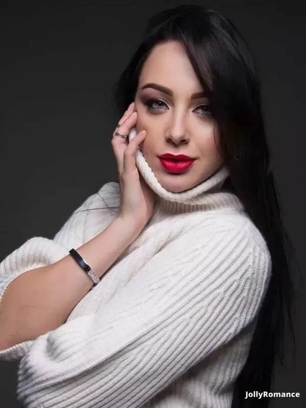 Julia Profile image 2