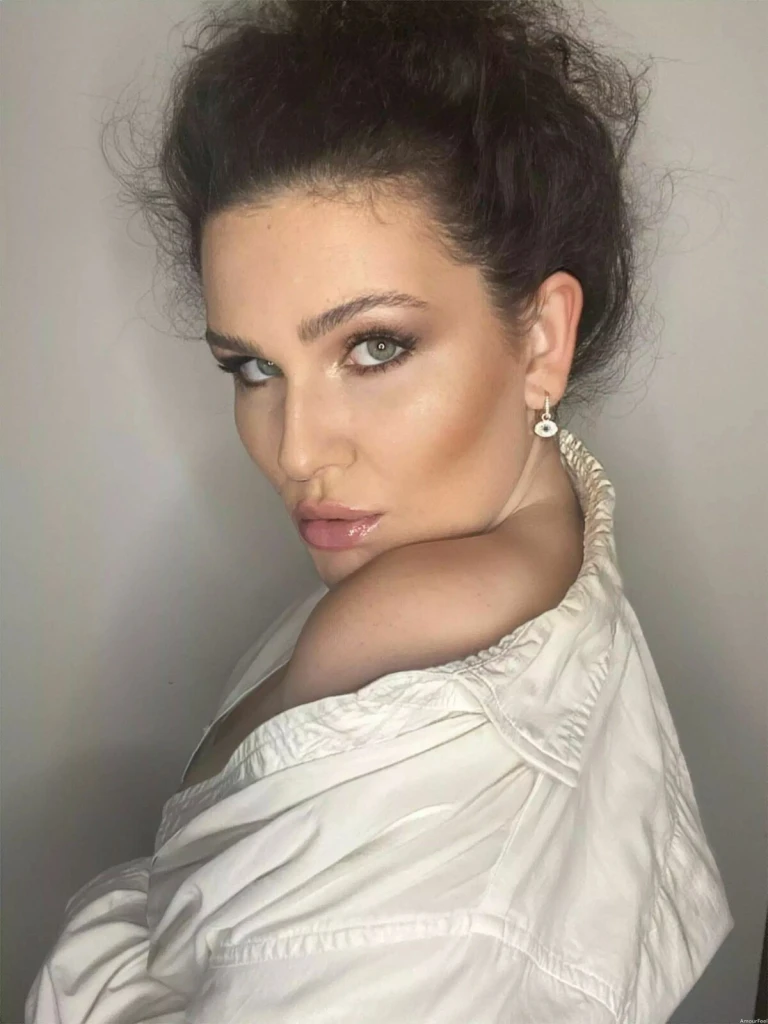 Victoria Profile image 4