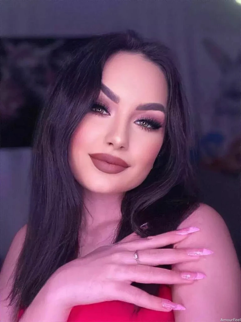 Olena Profile image 4