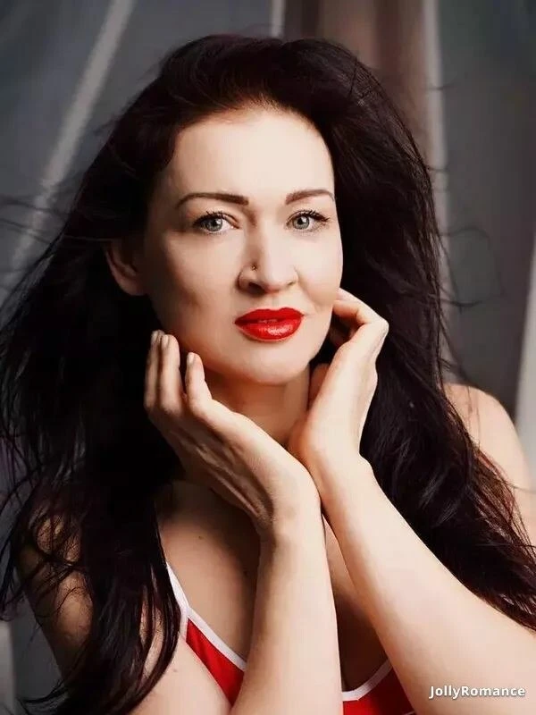 Julia Profile image 3