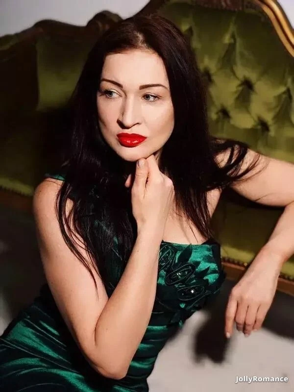 Julia Profile image 4