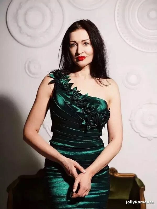 Julia Profile image 2