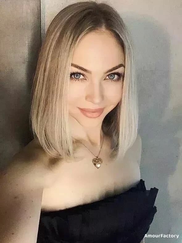 Yuliia Profile image 1