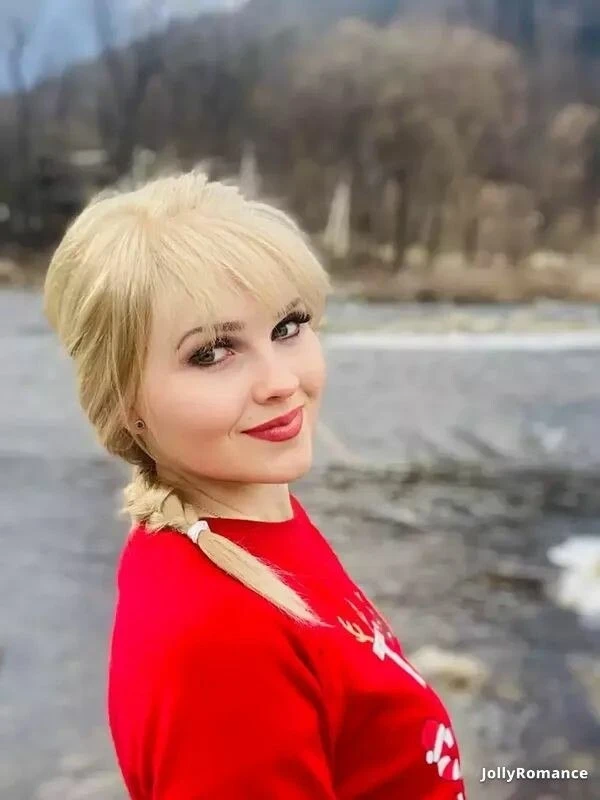 Yana Profile image 4