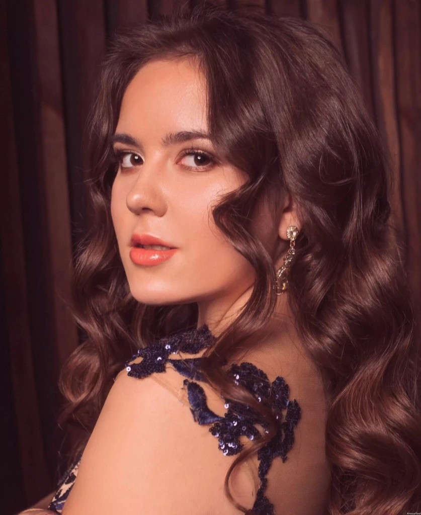 Julia Profile image 4