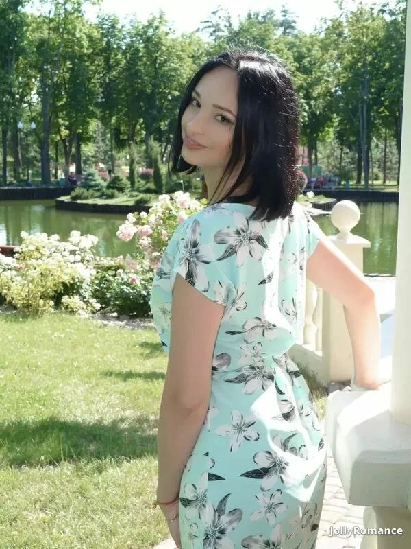 Alina Profile image 3