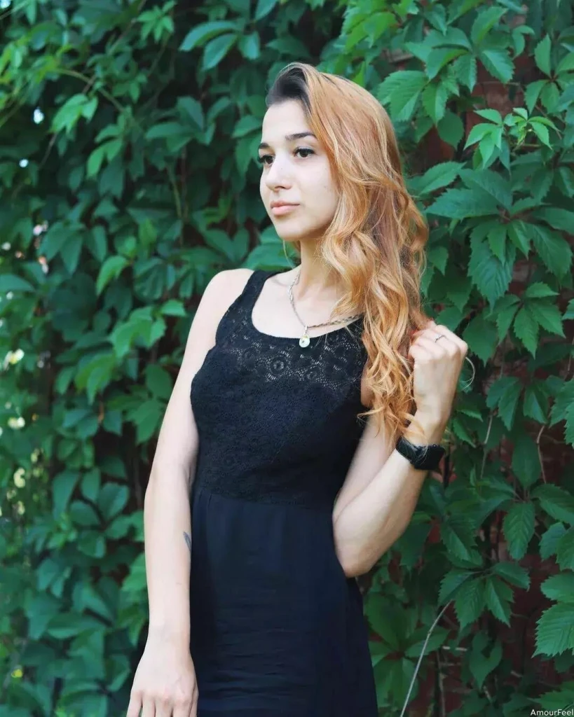 Larisa Profile image 1