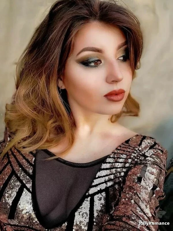 Elena Profile image 1