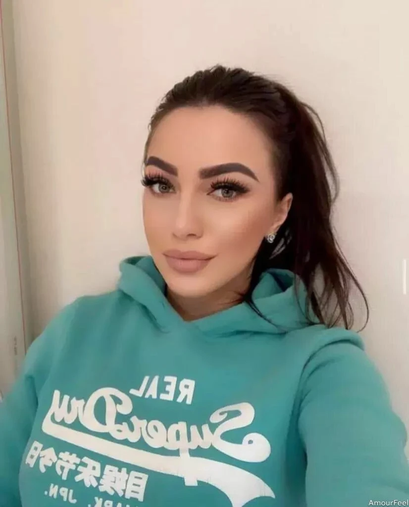 Lilia Profile image 2