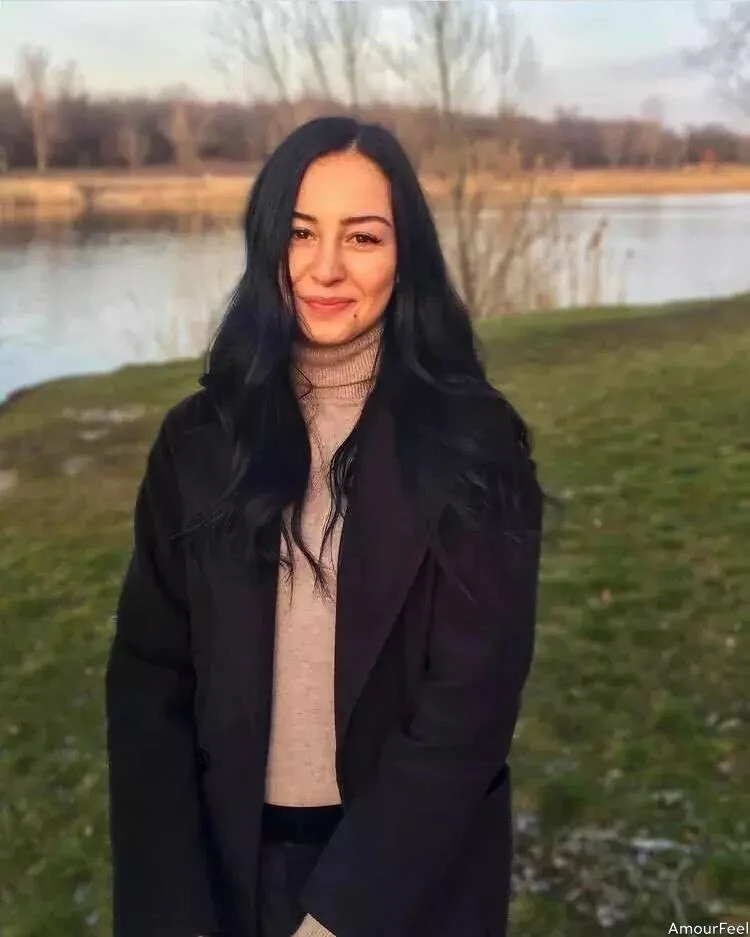 Victoria Profile image 4