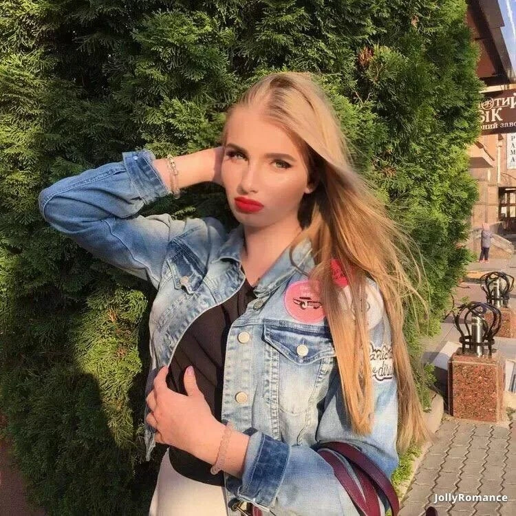 Anna Profile image 3