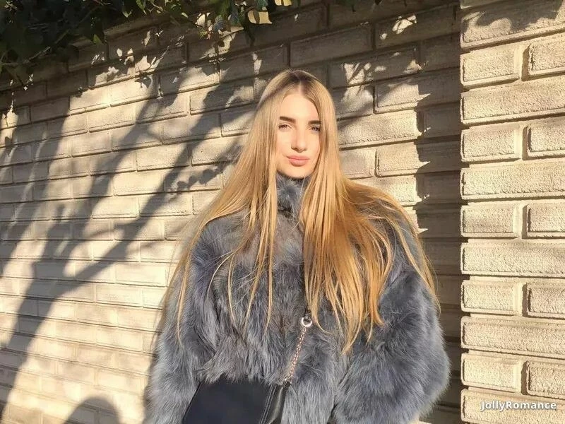 Anna Profile image 1