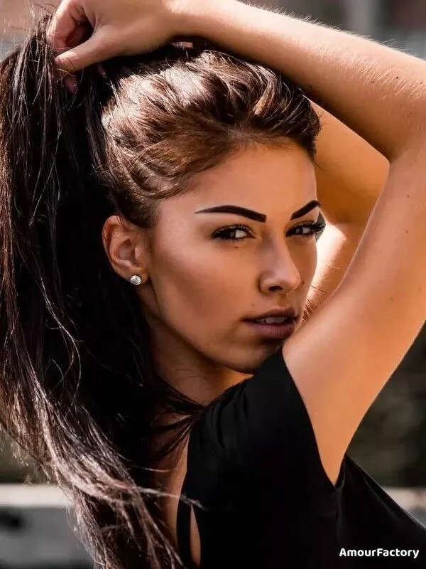 Anna Profile image 4