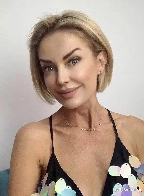 Alina Profile image 1