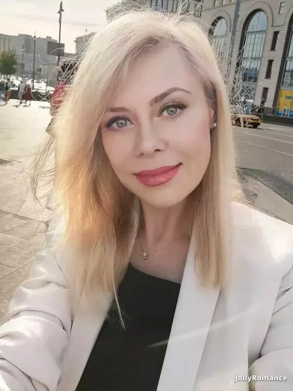 Kristina Profile image 4