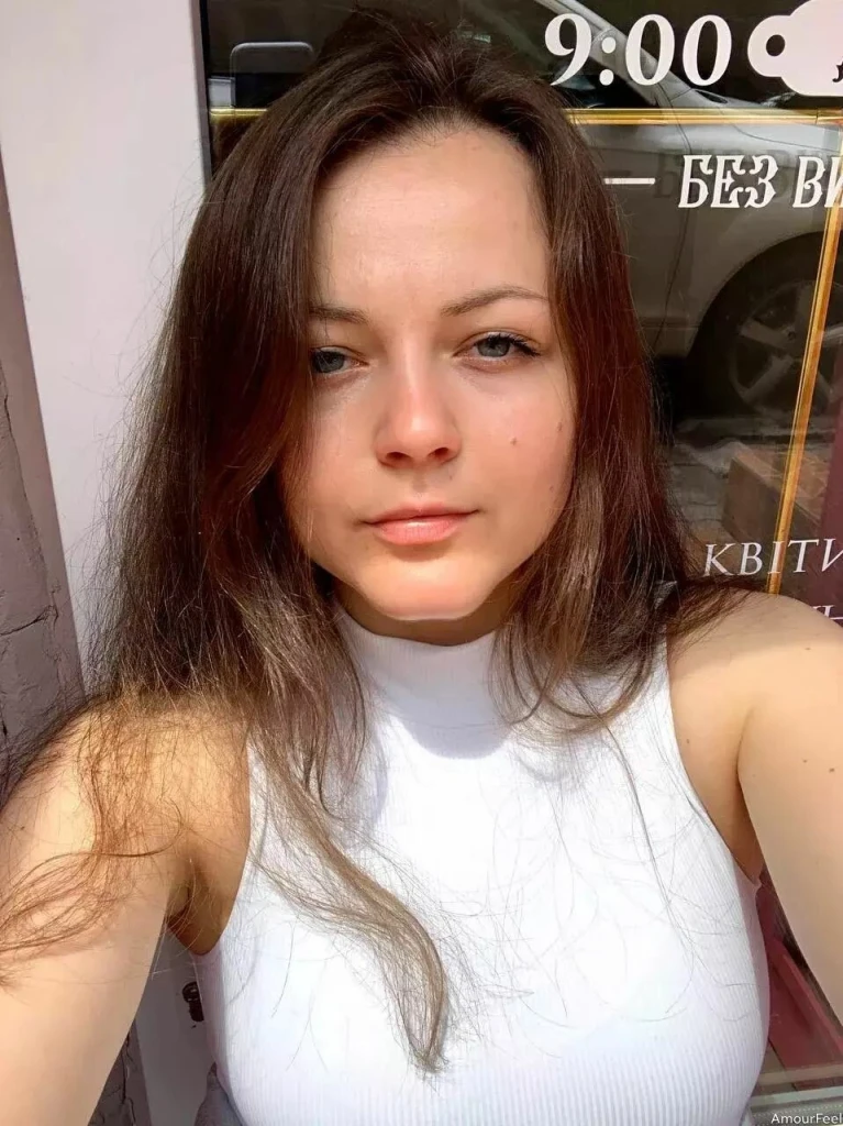 Alina Profile image 2