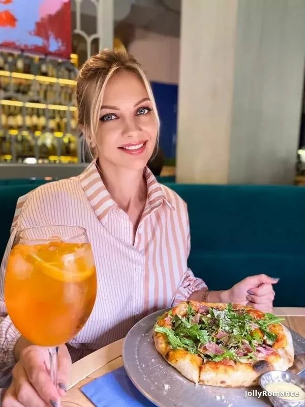 Alina Profile image 3