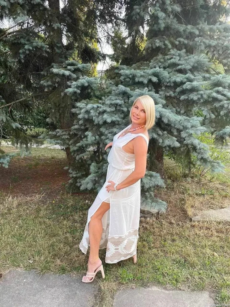 Lina Profile image 4