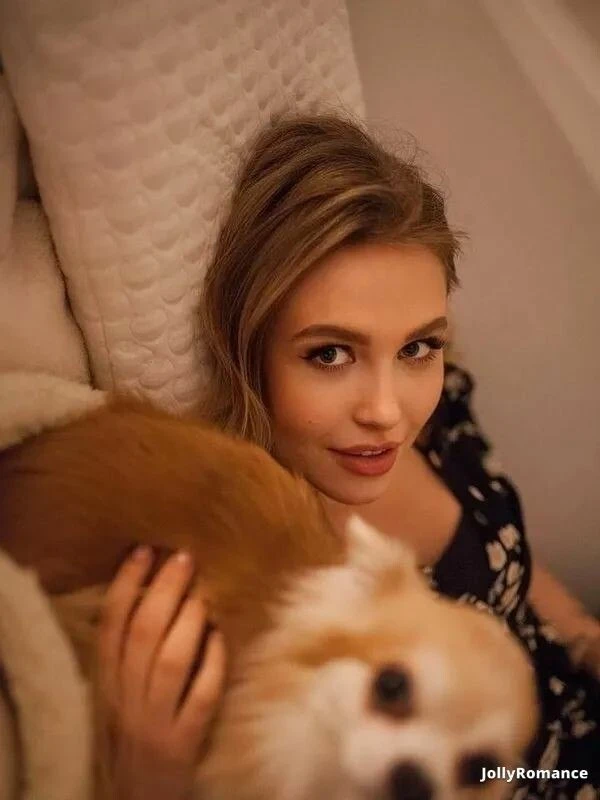 Anna Profile image 4
