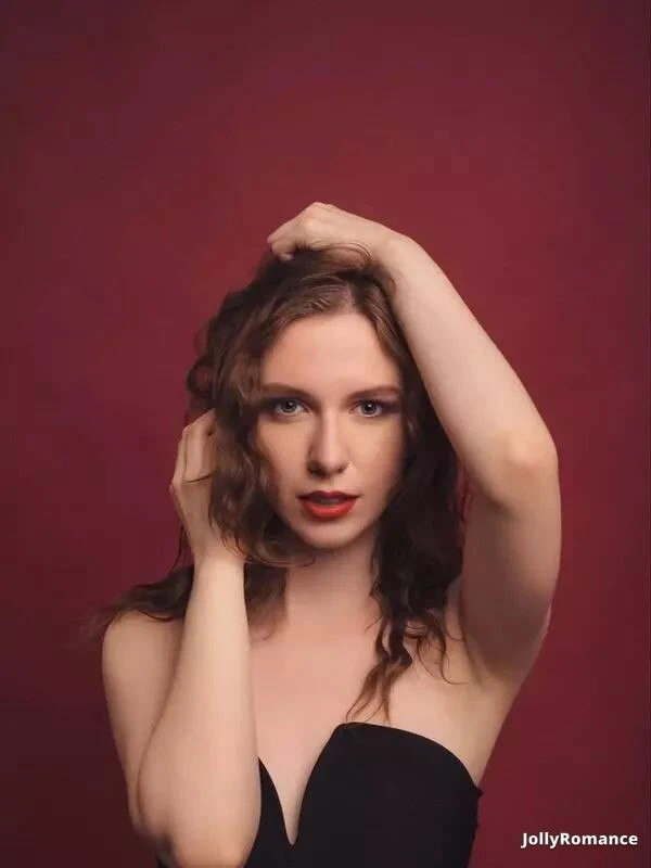 Yuliia Profile image 2