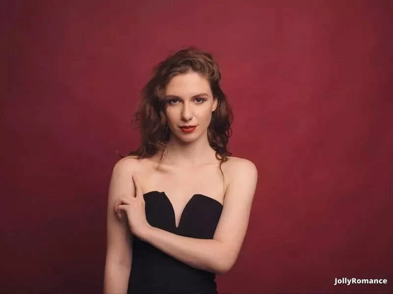 Yuliia Profile image 4