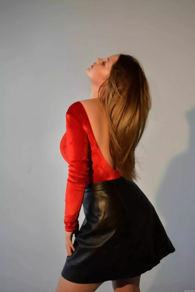 Yuliya Profile image 4