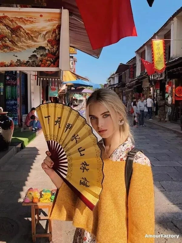 Larisa Profile image 1