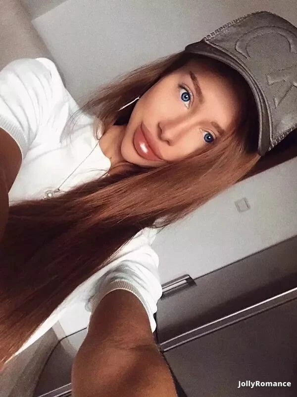 Alina Profile image 1