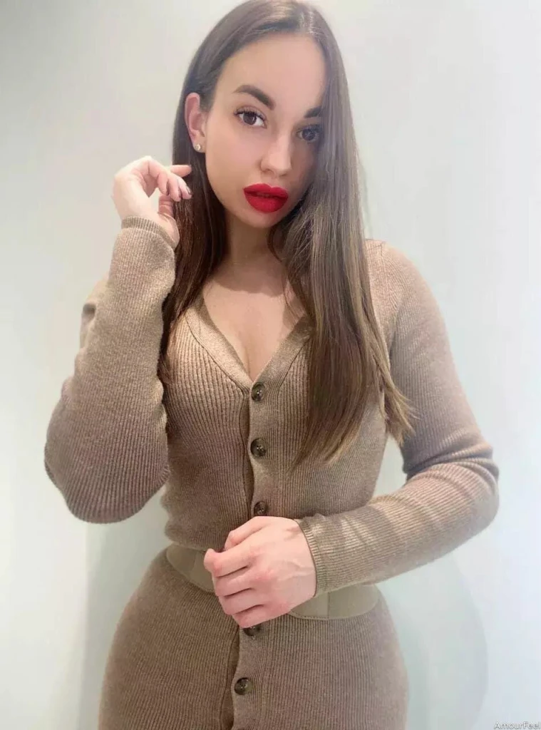 Yuliia Profile image 1