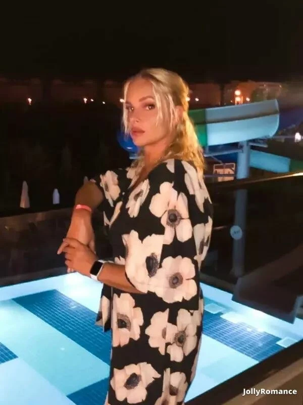 Dina Profile image 4