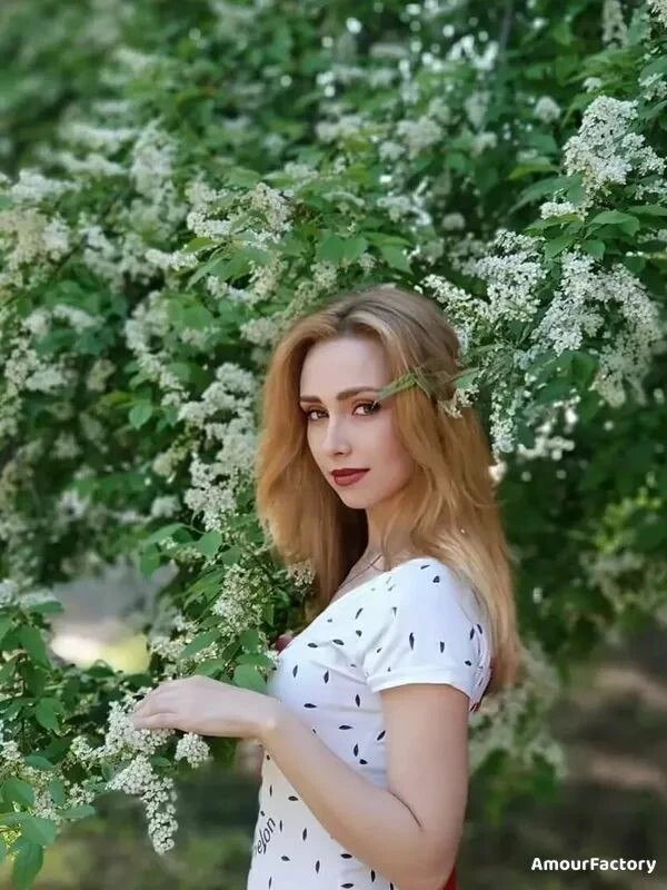 Alena Profile image 3