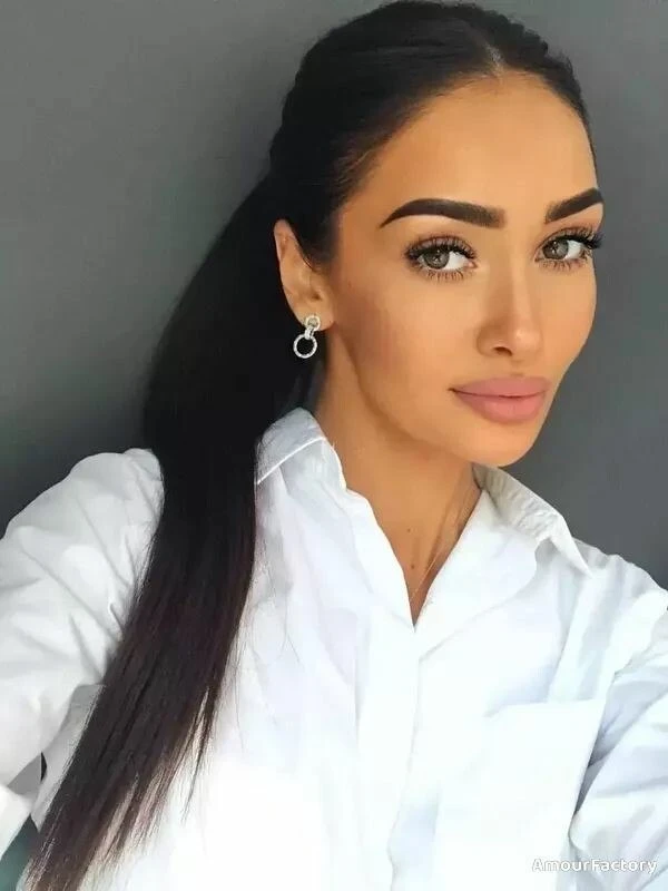 Valeria Profile image 1
