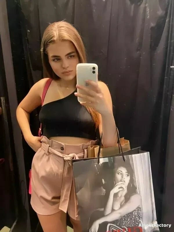 Liliya Profile image 4