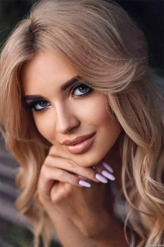 Julia Profile image 3
