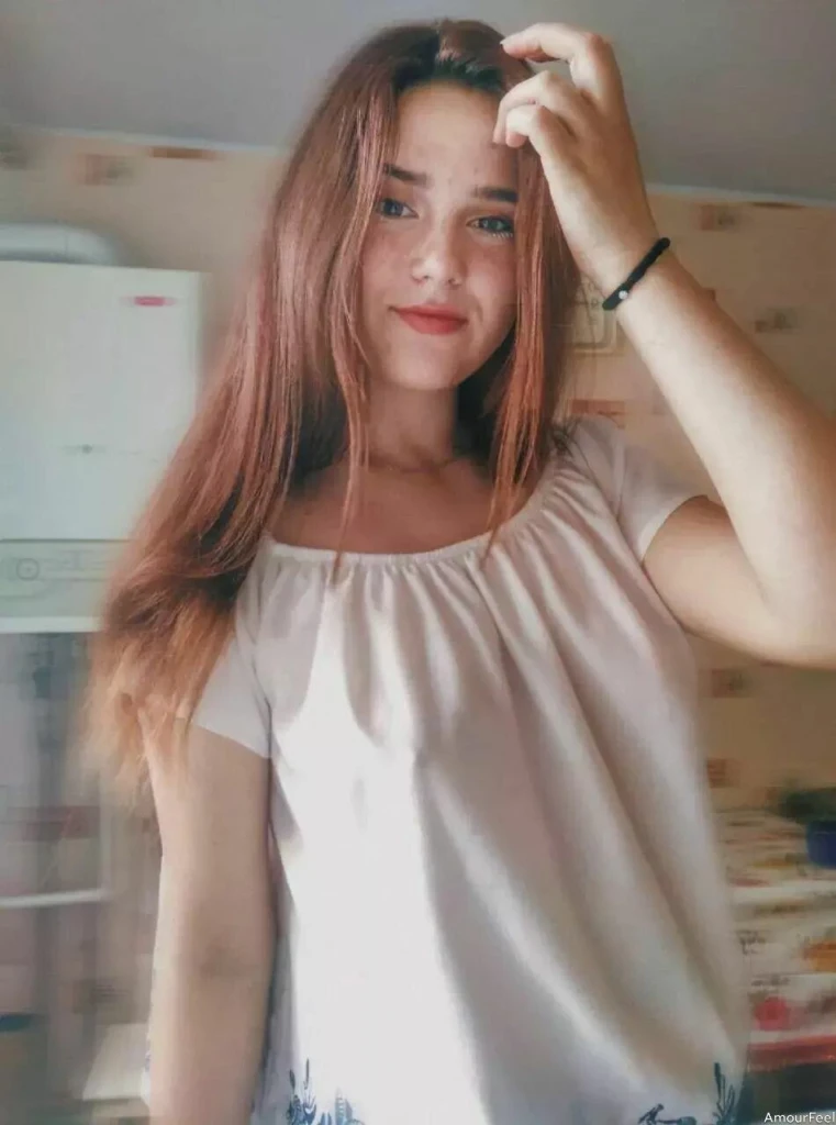 Alina Profile image 2