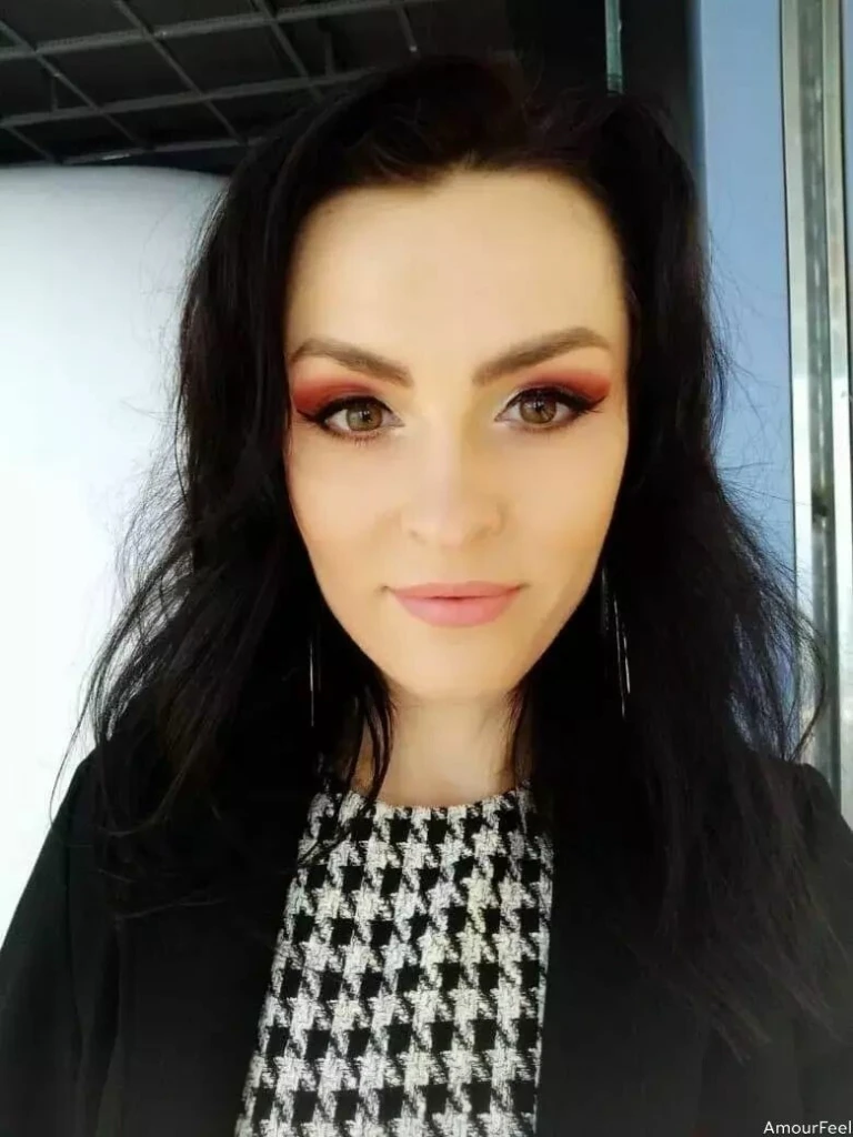 Yana Profile image 2