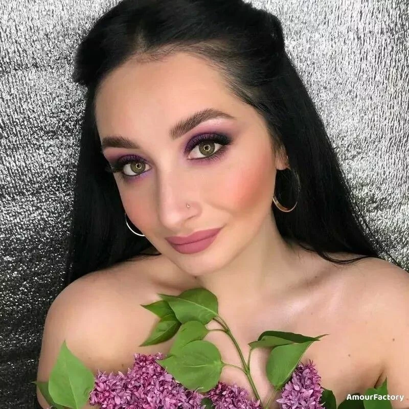 Anna Profile image 2