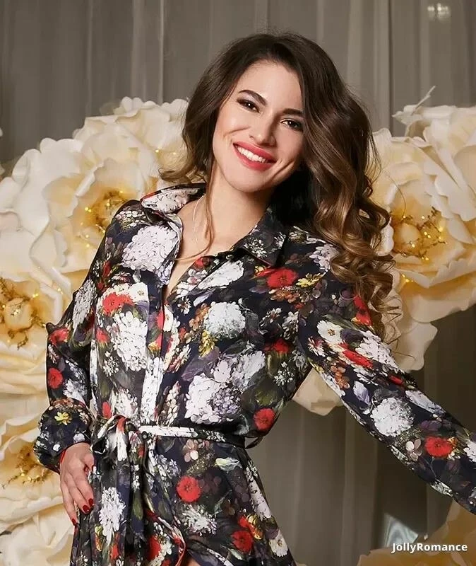 Oksana Profile image 2