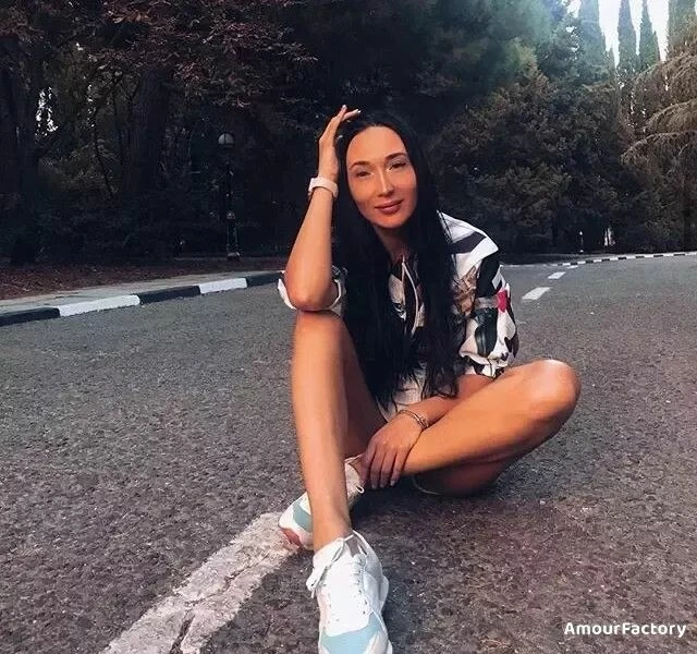 Valeria Profile image 4