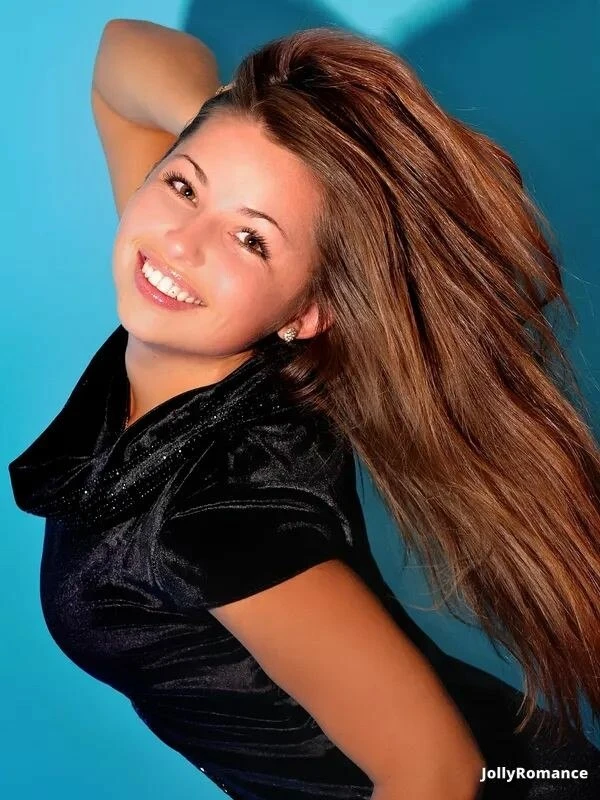 Veronica Profile image 1